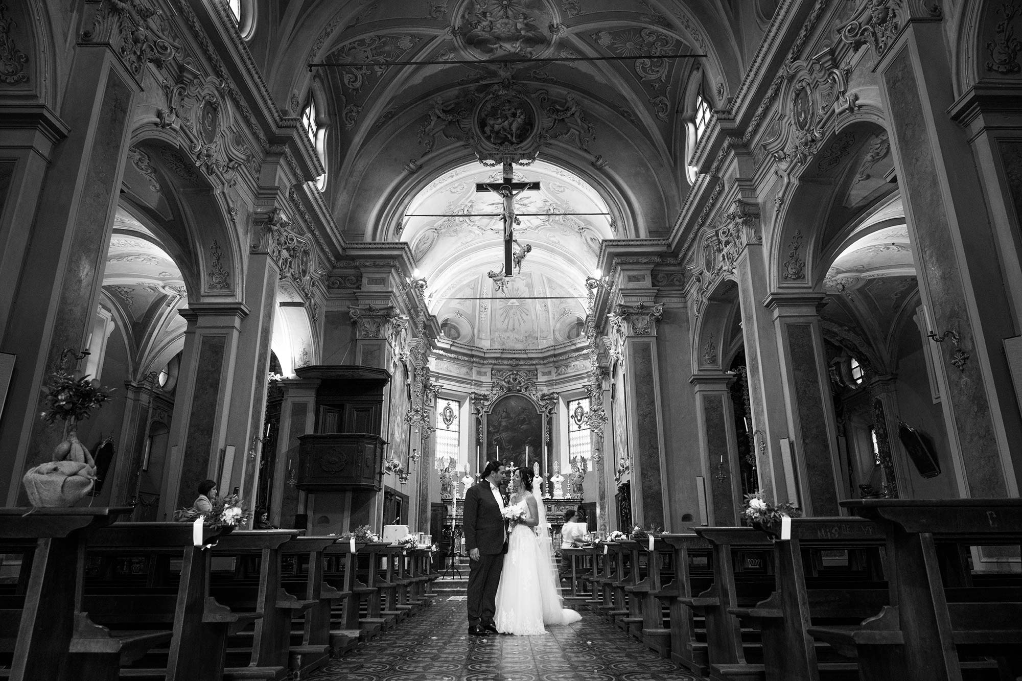 uscita sposi dopo matrimonio chiesa marchirolo