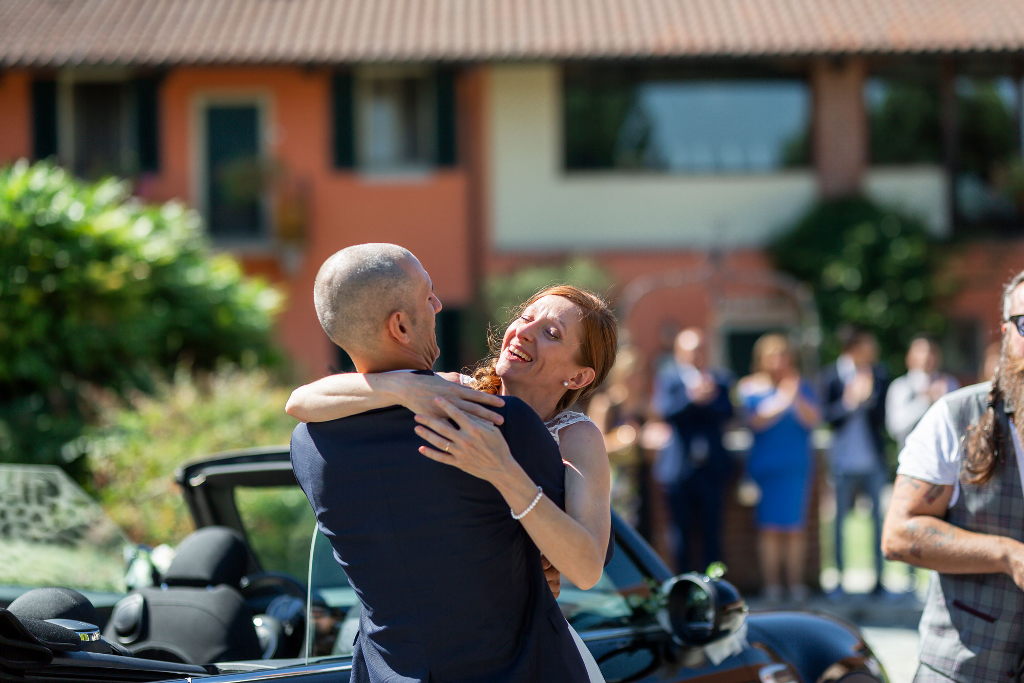 Fotografo-matrimonio-varese_00008 l'arrivo degli sposi segna l'inizio della festa. La gioia è incontenibile