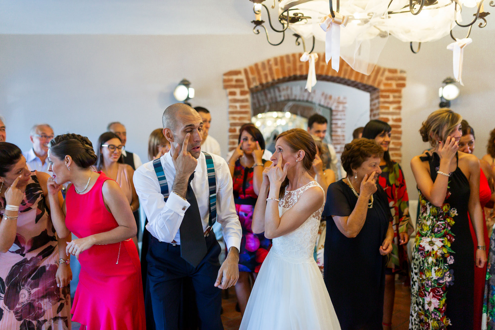Fotografo-matrimonio-varese_00010 l'intrattenimento durante il ricevimento al matrimonio. Simpatico, divertente