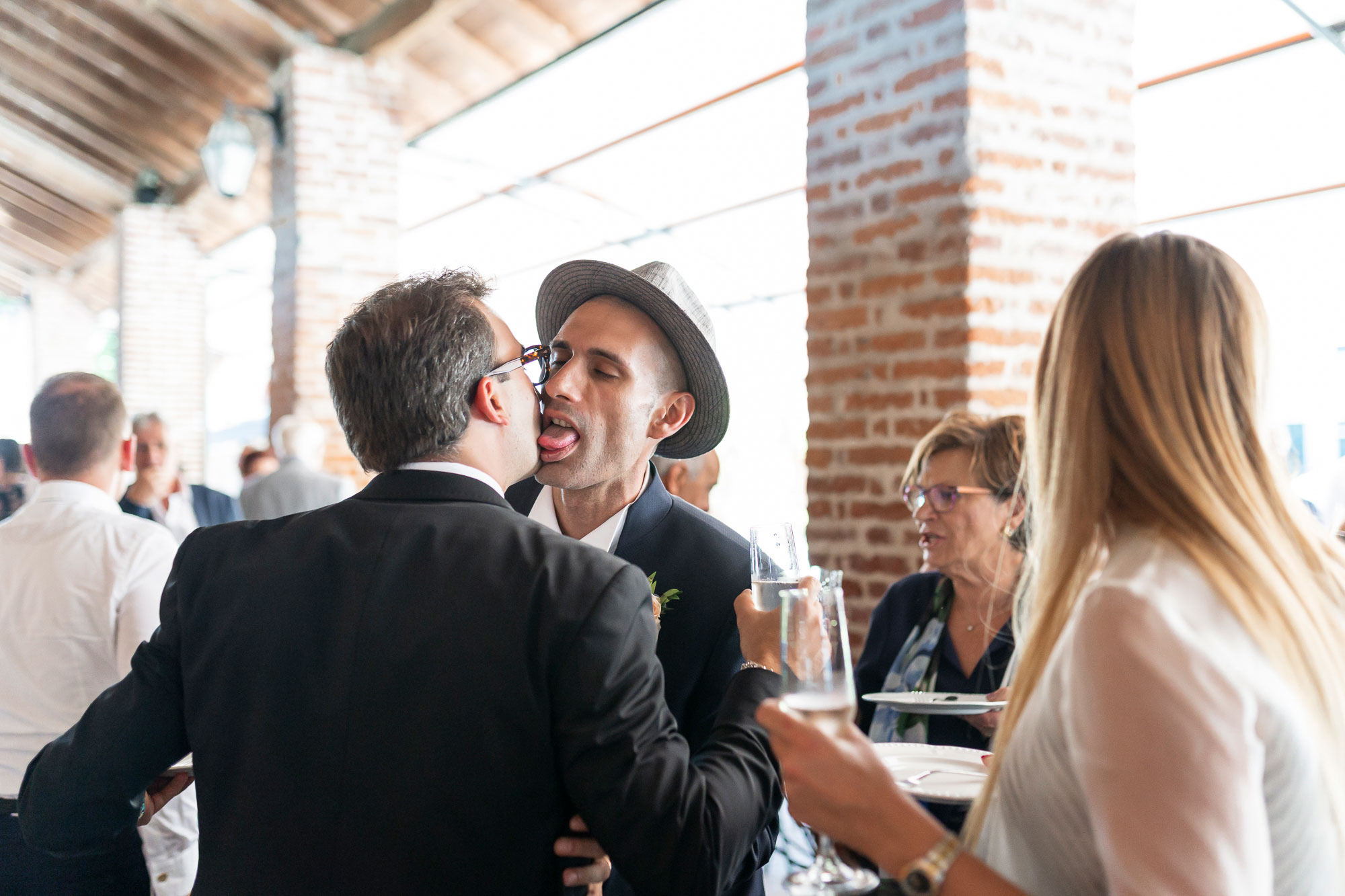 Fotografo-matrimonio-varese_00057 reportage di matrimonio varese, milano: immagini divertenti durante la festa degli sposi